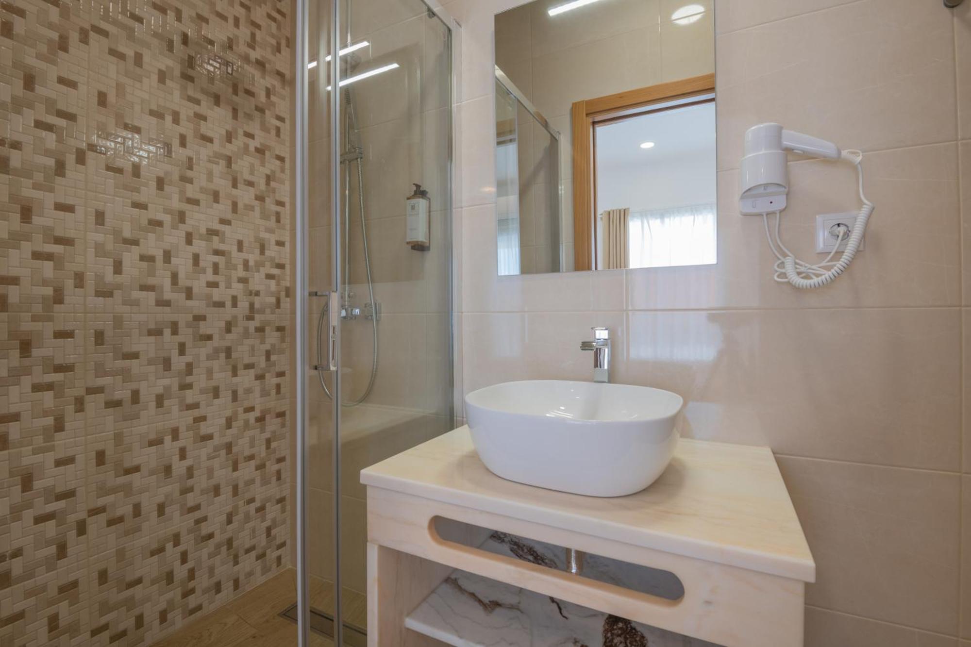 וילה נובה דה מילפונטס Villa Harbour Rooms & Apartments מראה חיצוני תמונה