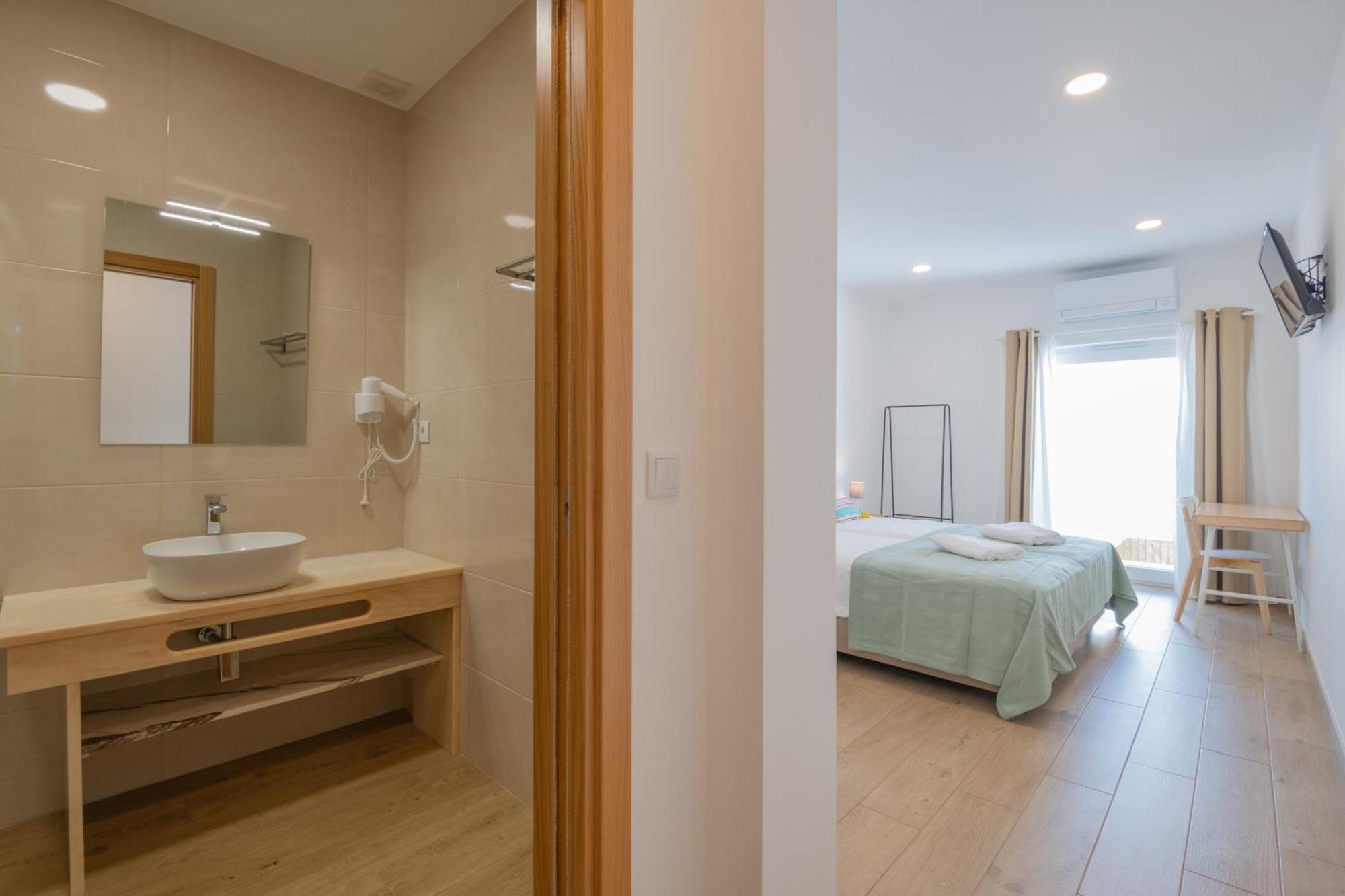 וילה נובה דה מילפונטס Villa Harbour Rooms & Apartments מראה חיצוני תמונה