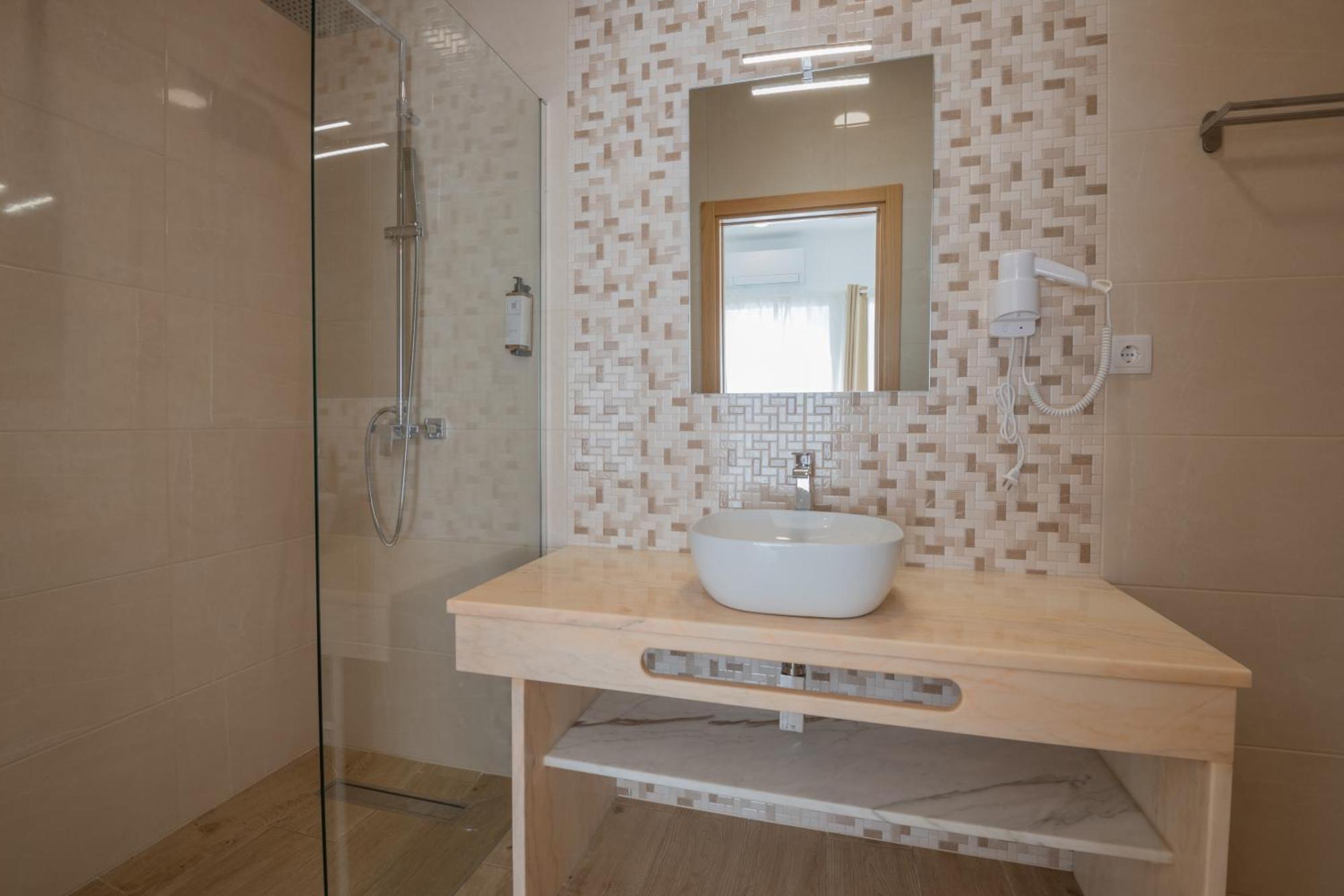 וילה נובה דה מילפונטס Villa Harbour Rooms & Apartments מראה חיצוני תמונה