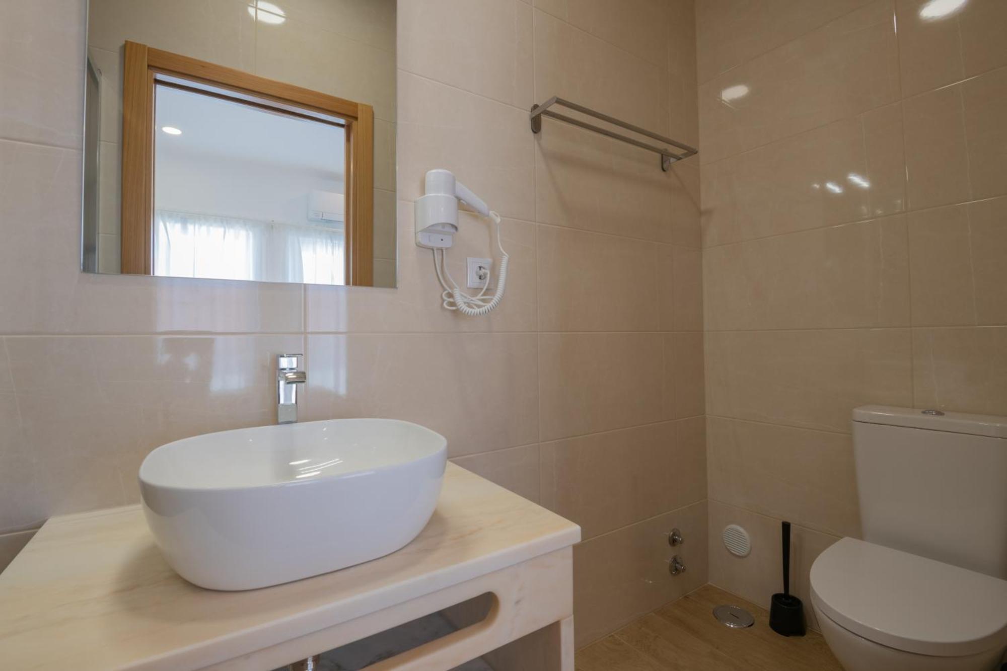 וילה נובה דה מילפונטס Villa Harbour Rooms & Apartments מראה חיצוני תמונה